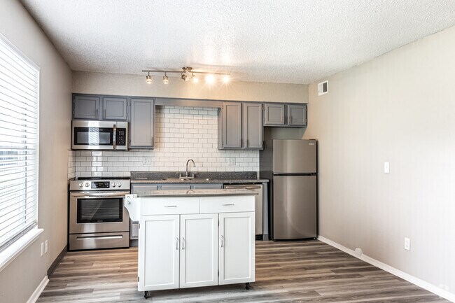 2HAB, 2BA - 800 ft² - Pheasant Run Apartments