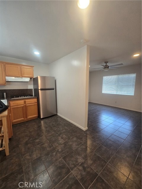 Foto del edificio - 4428 Stansbury Ave