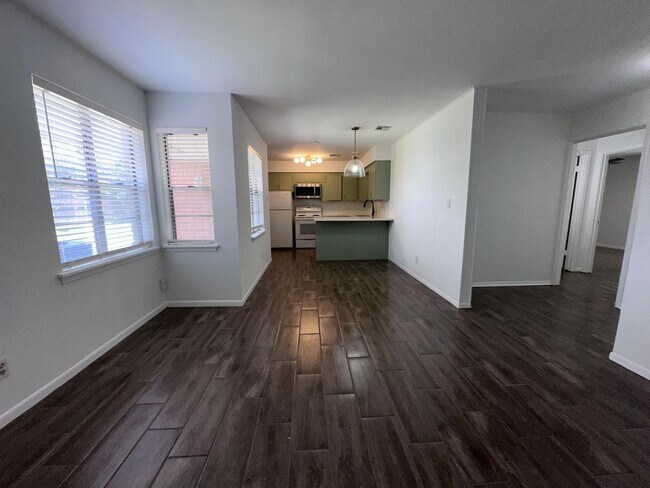 Building Photo - 1518 Early Ln