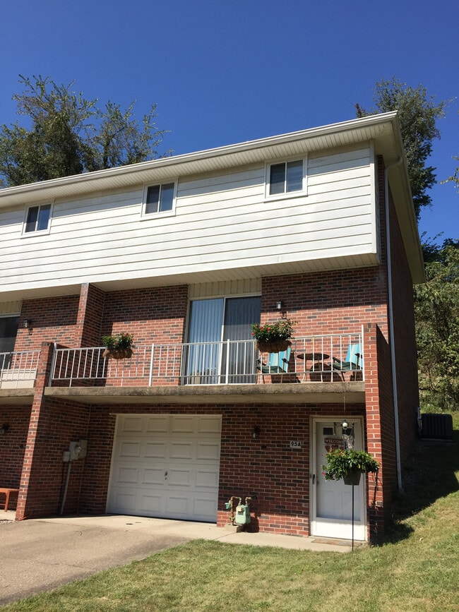 Building Photo - 95 Locust Ridge Dr