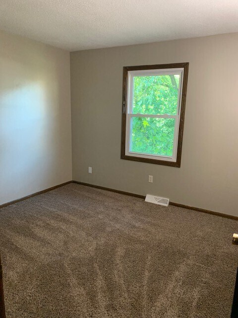 Foto del edificio - 5691 Roseworth Ct SE
