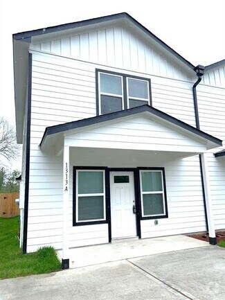 Building Photo - 1313 Ellington St
