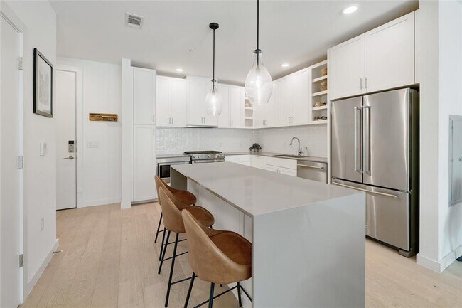 Foto del edificio - 1600 S 1st St