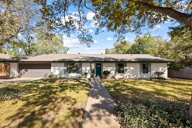 Foto del edificio - 1006 Hollybluff St