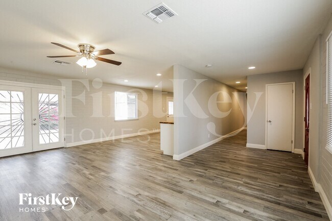Foto del edificio - 5361 N 61st Dr