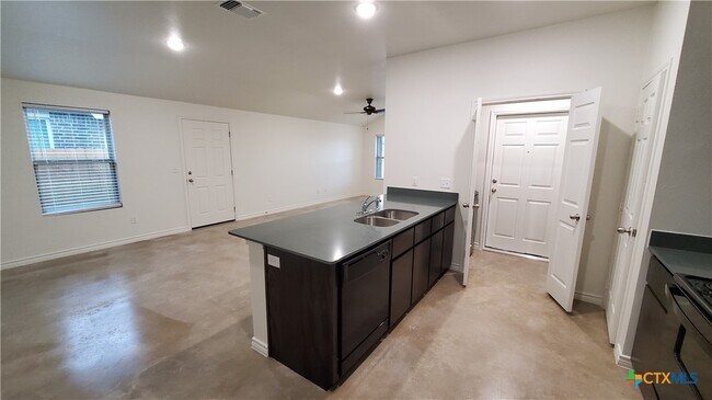 Foto del edificio - 2312 Alterman Dr