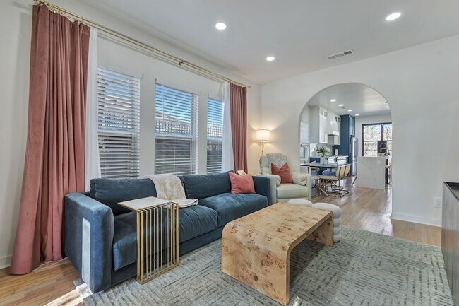 Foto del edificio - 302 S Saint Mary Ave