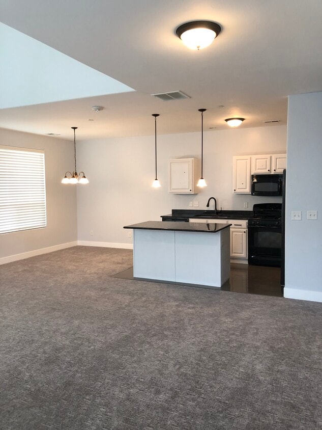 Kitchen/Dining Room - 4528 W South Jordan Pky