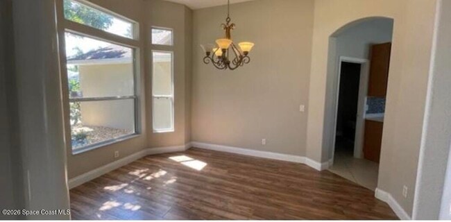 Building Photo - 1070 Hollister Dr