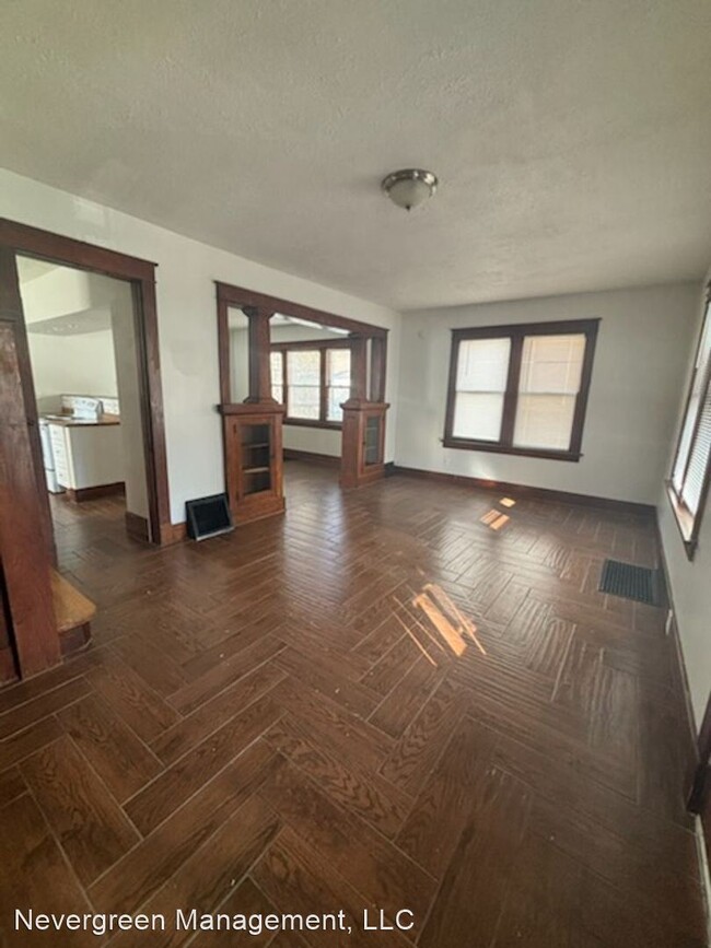 Foto del edificio - 5 br, 2 bath House - 4320 Wakeley St