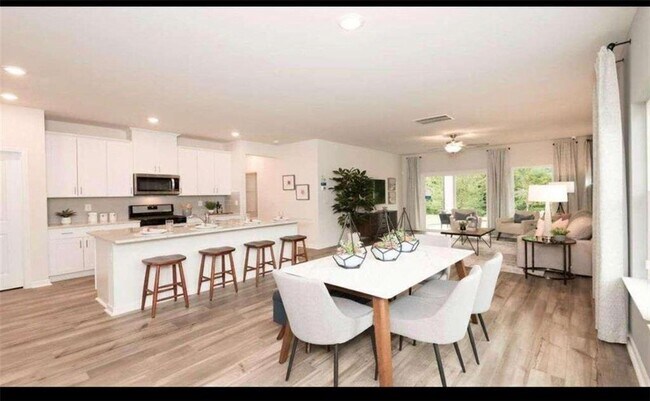 Foto del edificio - 311 Wells Cir