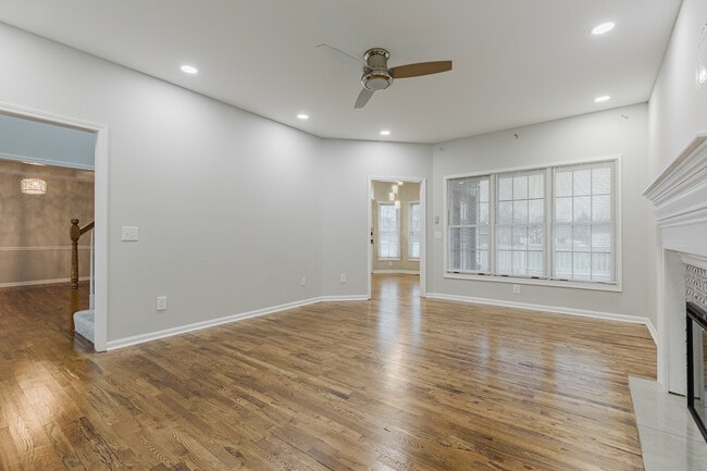 Building Photo - 404 Michigan Ave