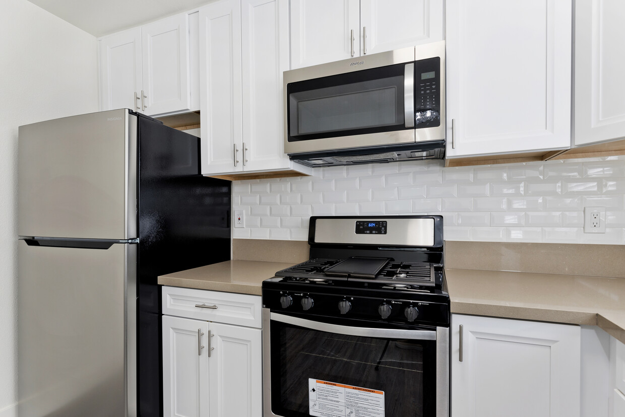 Primary Photo - Aurora Vista Apartments
