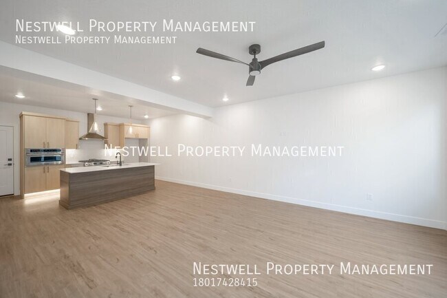 Foto del edificio - New Luxury Townhome with Gourmet Kitchen