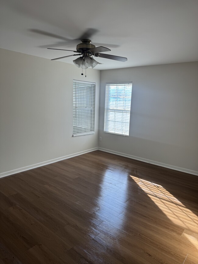 Foto del edificio - 2205 Lannigan Dr