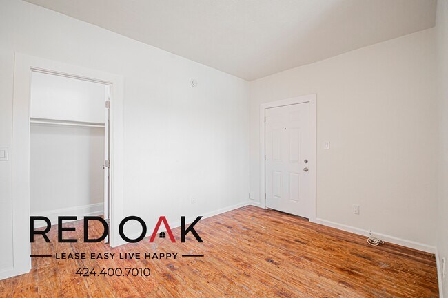 Foto del edificio - 1918 Grace Ave