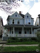 Building Photo - 27-29-29 Edmonds St