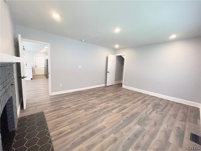 Foto del edificio - 1222 Hawley Ave