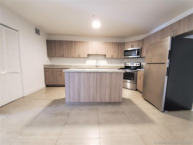 Foto del edificio - 6001 W Flagler St