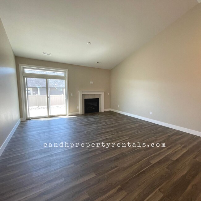 Building Photo - 6330 Beckville ln
