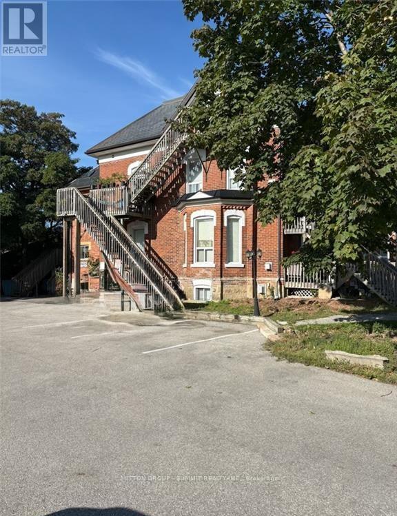 Photo du bâtiment - 75 McIntyre Crescent