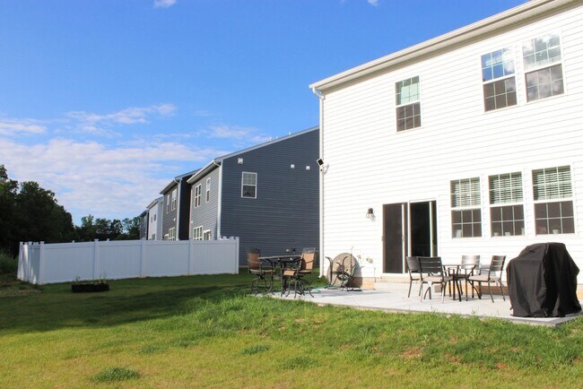 Building Photo - 233 Correri St