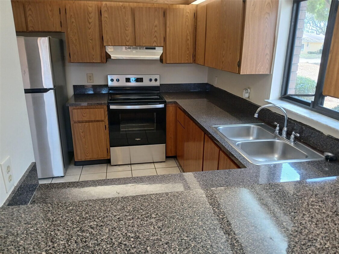 Foto del edificio - 4703 Cherry Rd