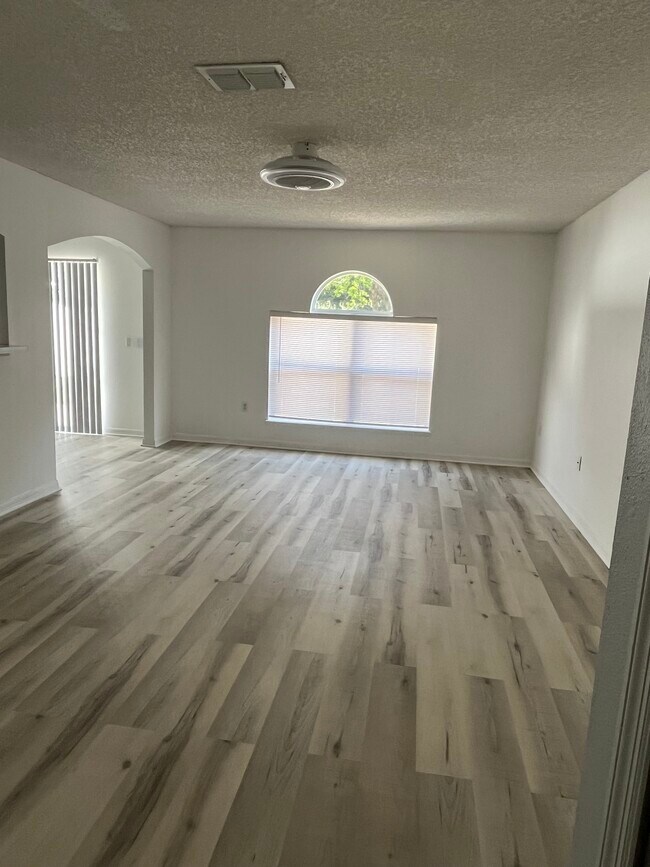 Building Photo - 13724 Gentle Woods Ave