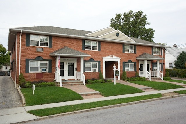 Building Photo - Fairfield At Valley Stream