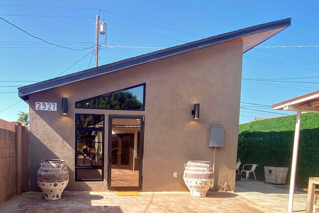 Foto del edificio - 2925 Midvale Ave