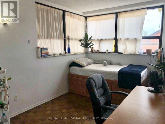 Building Photo - 89 McCaul St