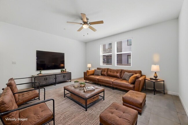 Foto del edificio - Brand New 3 Bedroom Stylish Henderson Townhome in Black Mountain Ranch