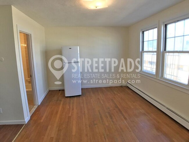 Foto del edificio - 1 bedroom in Boston MA 02135