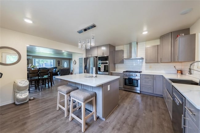 Building Photo - 568 Dome Mountain Ave