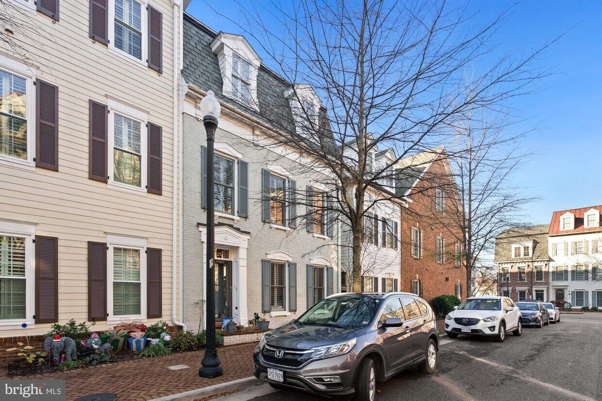 Foto principal - 720 Bracey Ln