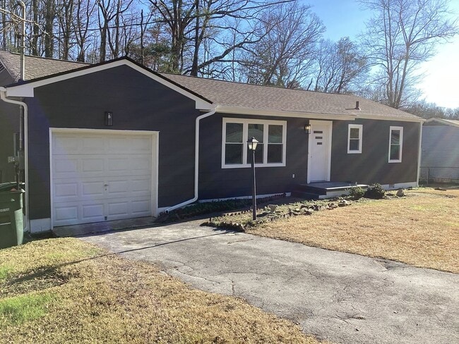 Photo - Cute Red Bank House