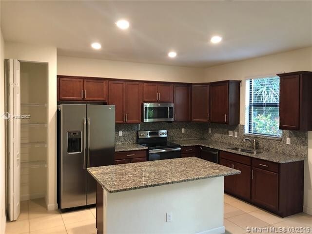 Foto del edificio - 4040  Devenshire Ct  4040
