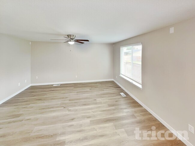 Building Photo - 6509 NE 139th Ct