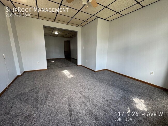 Building Photo - 117 N 26th Ave W