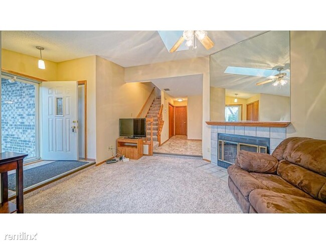 Building Photo - 1 br, 2 bath Townhome - 1912 Southpointe