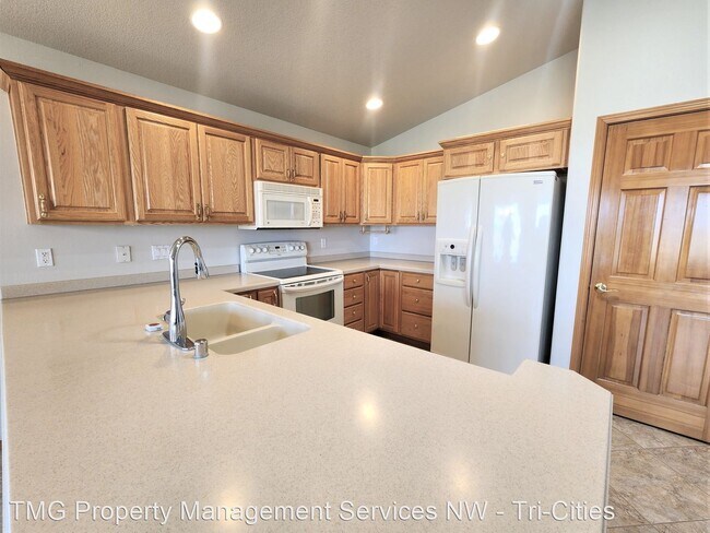 Building Photo - 3 br, 2 bath House - 2680 Sandpiper Loop