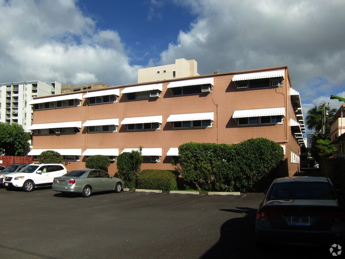 Alexander Gardens Apartments Honolulu