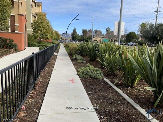 Building Photo - 1996 Lee Way