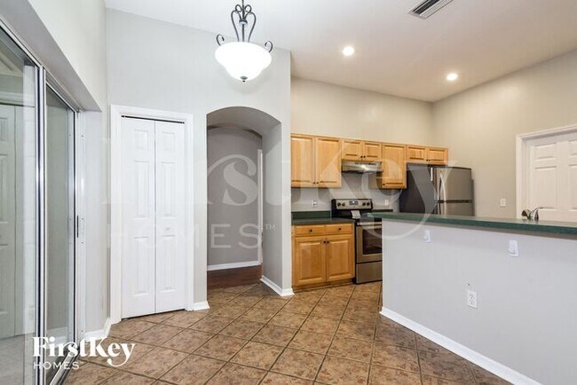 Foto del edificio - 3706 Treeline Dr