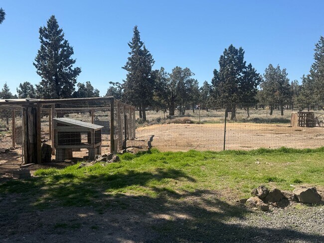 Foto del edificio - Breathtaking Panoramic Views: Golf Course & Canyon Views Home with Attached Garage in Crooked Riv...