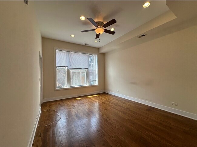 Foto del edificio - 1513 N California Ave