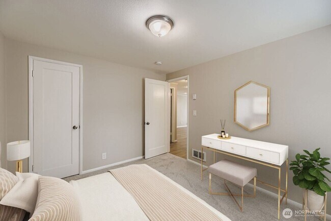 Foto del edificio - SHORT TERM ONLY Private Oasis Near Green L...