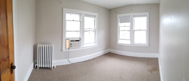 Building Photo - 629 Kenwood Pky