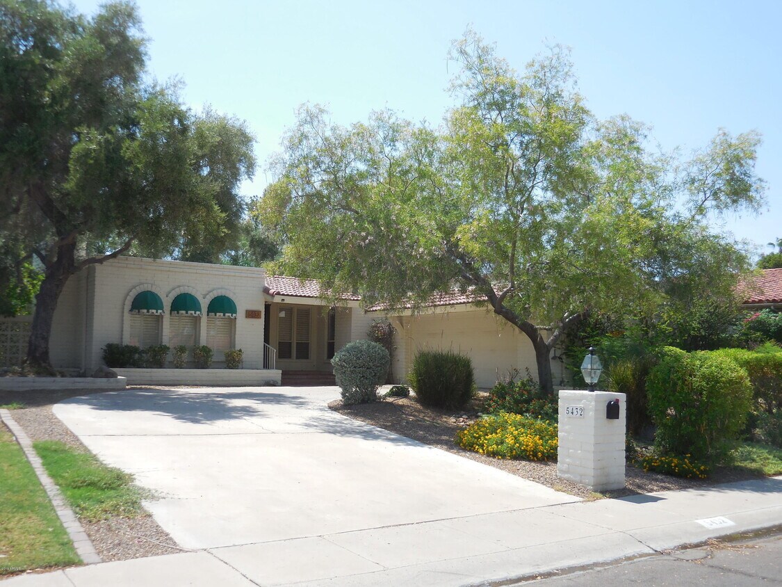 5432 S Lighthouse Ln, Tempe, AZ 85283 House for Rent in Tempe, AZ