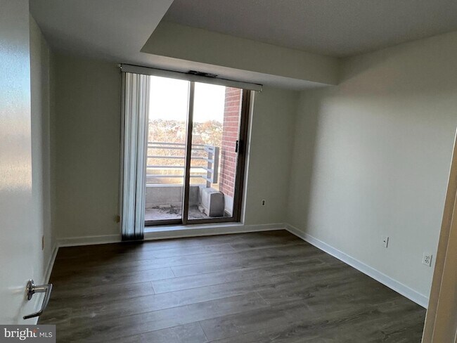 Foto del edificio - 1275 25th St NW